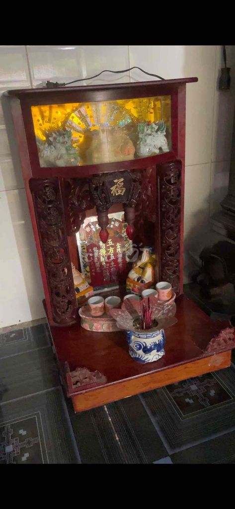 Bàn thờ Thần Tài gỗ nâu đỏ. Mua bán Nội thất, đồ gia dụng khác tại Thành phố Cao Lãnh Đồng Tháp được đăng bởi Mua bán hình 1