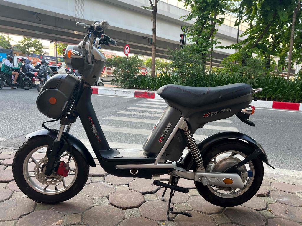 Xe đạp điện Nijia có chỗ để chân rộng giá rẻ. Mua bán Xe điện tại Quận Bắc Từ Liêm Hà Nội được đăng bởi Kim ngân hình 3
