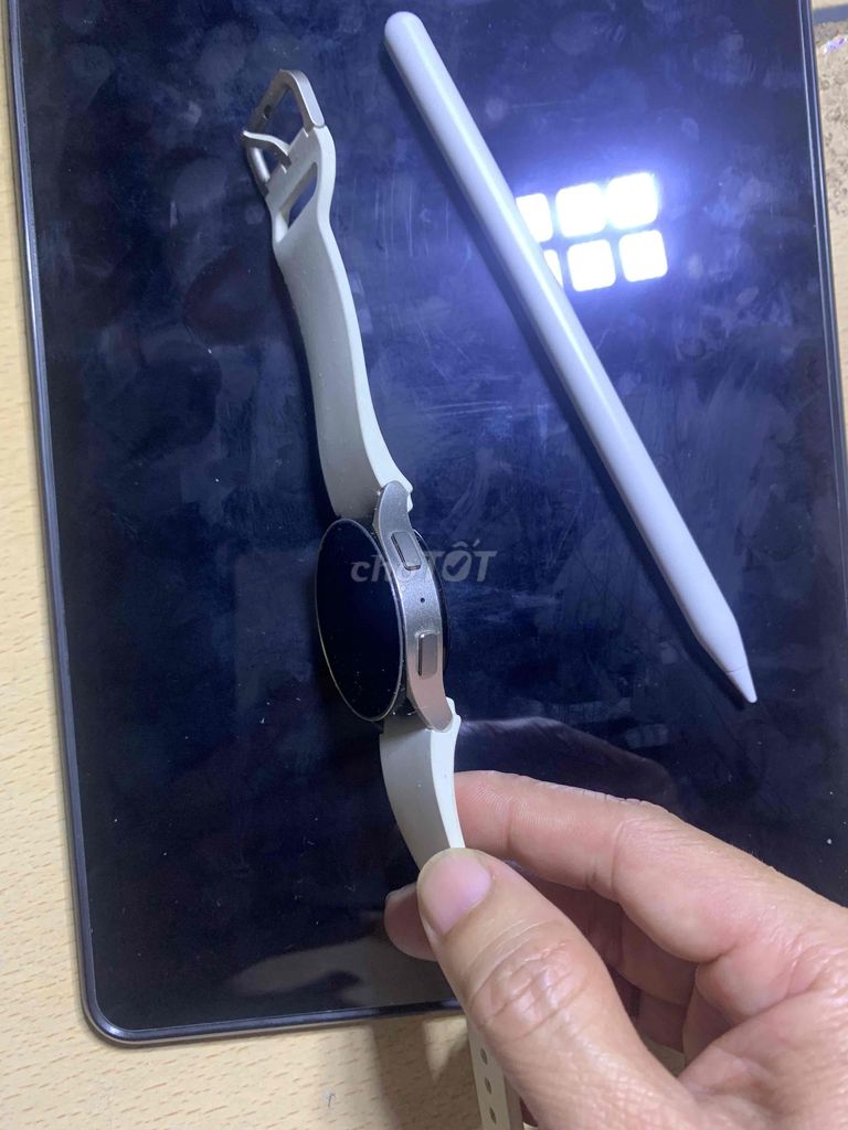 Samsung Galaxy Watch 6 Trắng. Mua bán Thiết bị đeo thông minh tại Thành phố Biên Hòa Đồng Nai được đăng bởi TONY HUỲNH hình 1