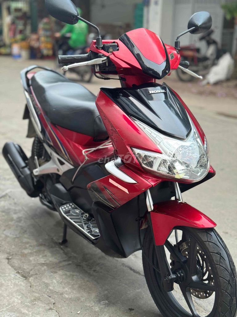 Honda Air Blade 2012 красный родной мотор