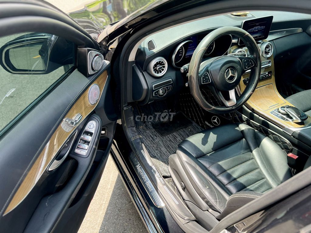 ❤️ 𝑴𝒆𝒓𝒄𝒆𝒅𝒆𝒔 𝑪250 𝑬𝒙𝒄𝒍𝒖𝒔𝒊𝒗𝒆 - 𝑩𝒍𝒂𝒄𝒌 𝑬𝒅𝒊𝒕𝒊𝒐𝒏. Mua bán Ô tô tại Quận 7 Tp Hồ Chí Minh được đăng bởi Tri Mercedes DNZ hình 7