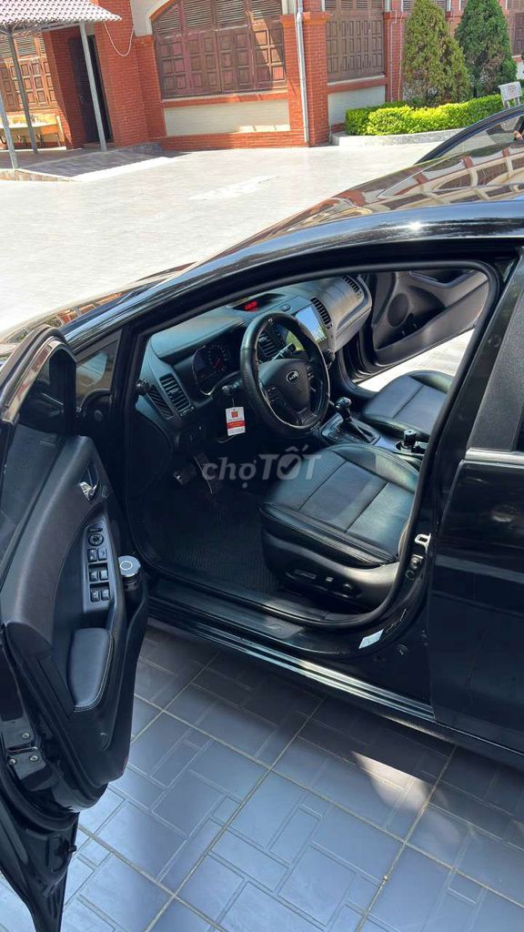 Kia K3 2.0 Бензиновый вьетнамский черный