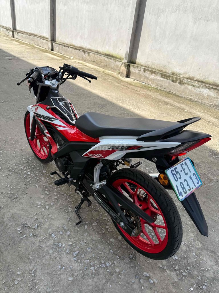 Sonic 150R 2020 bản HaTi trắng đỏ.. Mua bán Xe máy tại Quận Ô Môn Cần Thơ được đăng bởi Trần Tùng hình 6