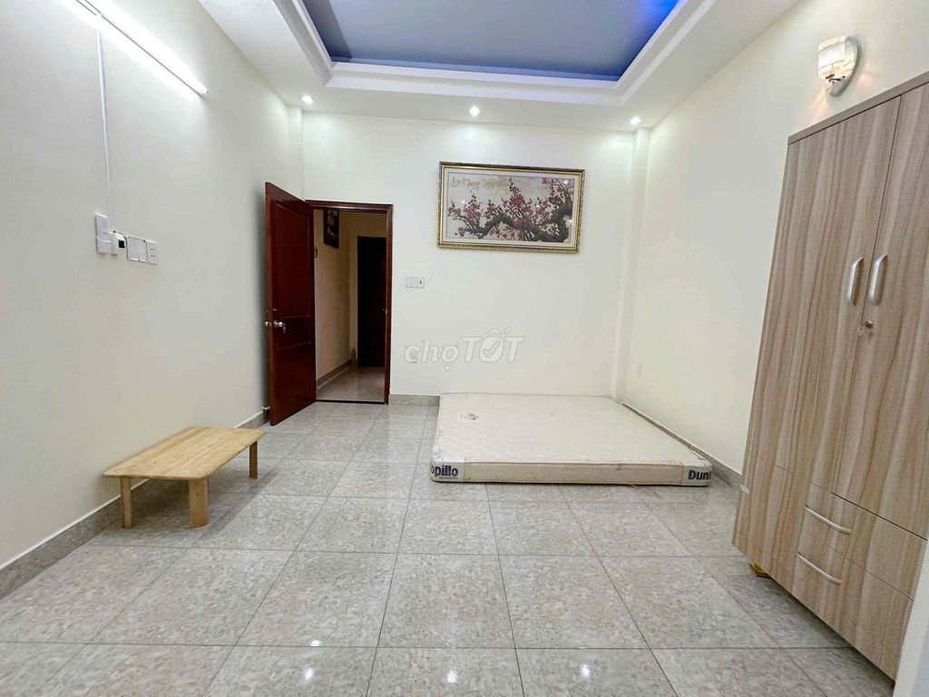 phòng có nội thất wc riêng 1ng ở hẻm 417 Quang Trung