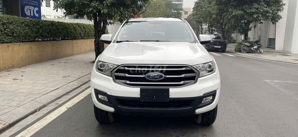 Bán Ford Everest Trend 2.0L MT 2018, đi 5 vạn km.