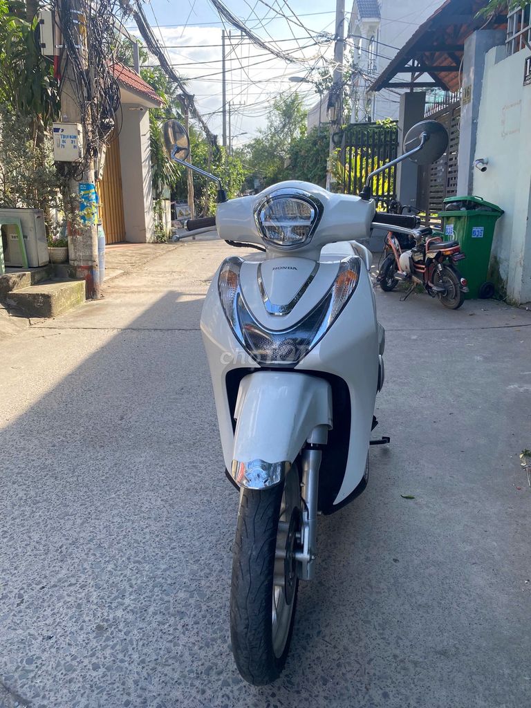 SH Mode trắng hiếm – chính chủ nữ, xe như mới 99%. Mua bán Xe máy tại Thành phố Thủ Đức Tp Hồ Chí Minh được đăng bởi Vũ hình 2