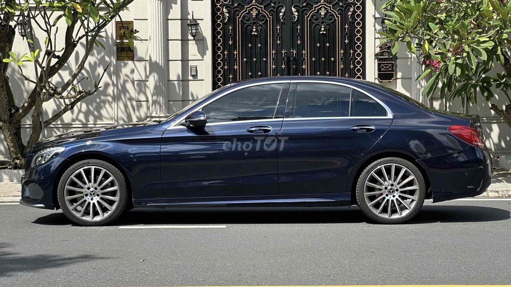Mercedes C300 AMG 2017, пробег 54 000 км, в супер состоянии