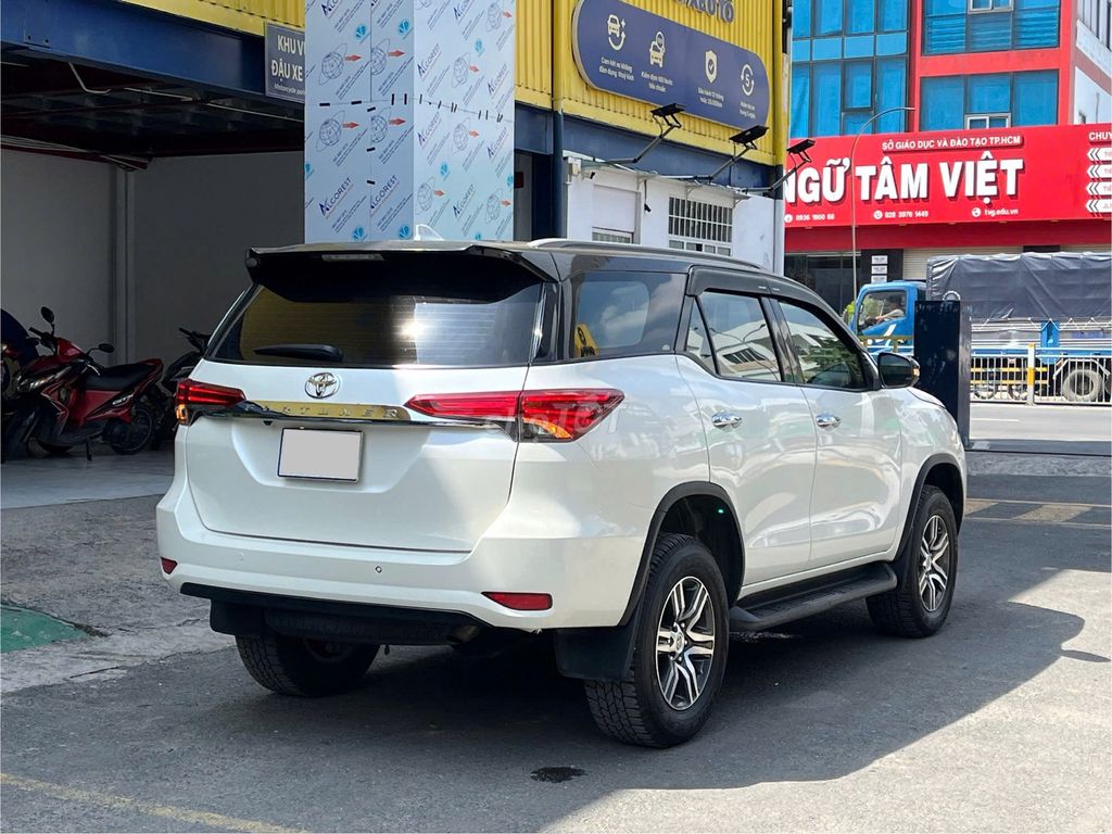 TOYOTA FORTUNER 2.4G 4X2 AT 2019 XE GIA ĐÌNH ĐI ÍT. Mua bán Ô tô tại Thành phố Thủ Đức Tp Hồ Chí Minh được đăng bởi Hiếu hình 5