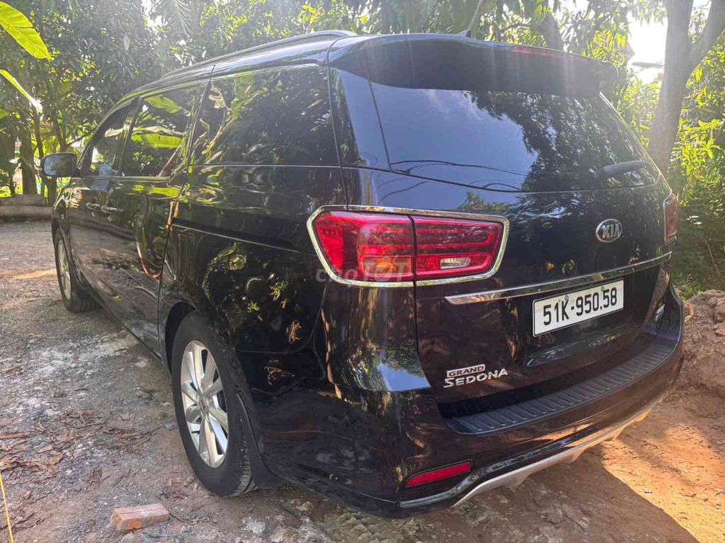 Kia Sedona 2019 2.2 DAT Luxury. Mua bán Ô tô tại Quận 7 Tp Hồ Chí Minh được đăng bởi Tuấn Đỗ hình 6