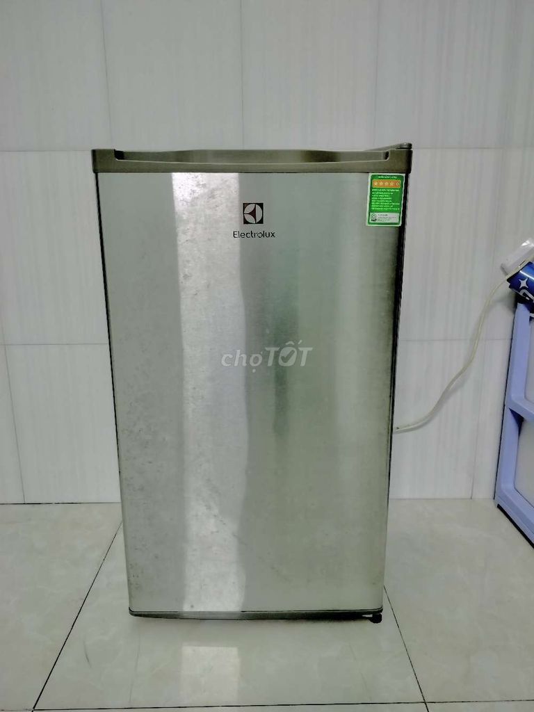Tủ Lạnh Mini Electrolux 93 Lít. Mua bán Tủ lạnh tại Thành phố Thủ Đức Tp Hồ Chí Minh được đăng bởi Long hình 1