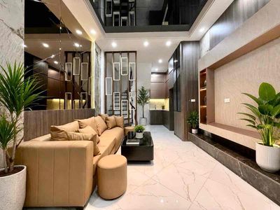 Bán nhà Tôn Đức Thắng, ngõ nông, thông thoáng, đủ đồ, về ở ngay, 42m2