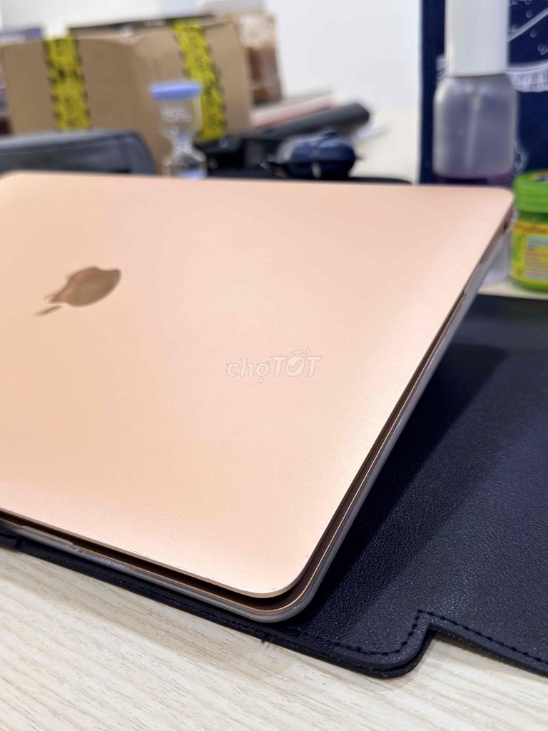 Bán Macbook Air Core I3 màu hồng đời 2020. Mua bán Laptop tại Quận 1 Tp Hồ Chí Minh được đăng bởi Minh Lee hình 1