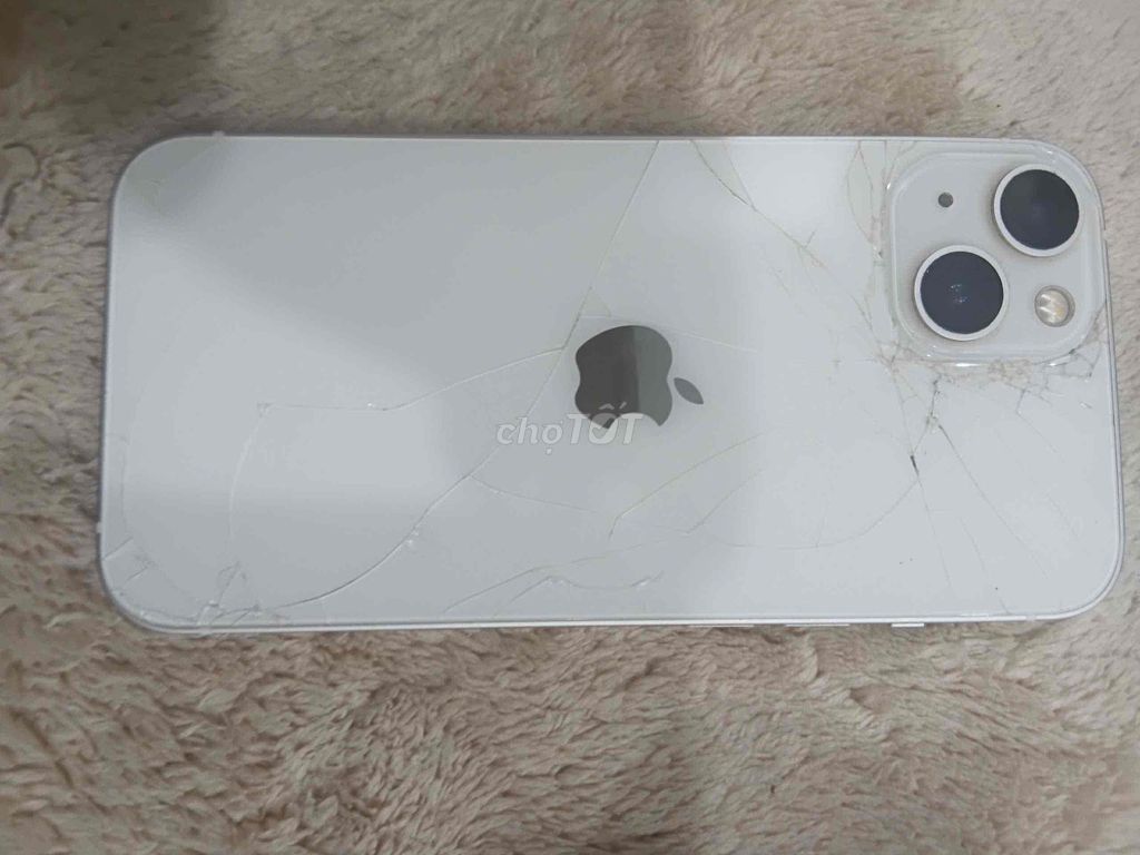iPhone 13 128GB Trắng Nứt kính sau. Mua bán Điện thoại tại Quận 12 Tp Hồ Chí Minh được đăng bởi Nguyễn Tài hình 1