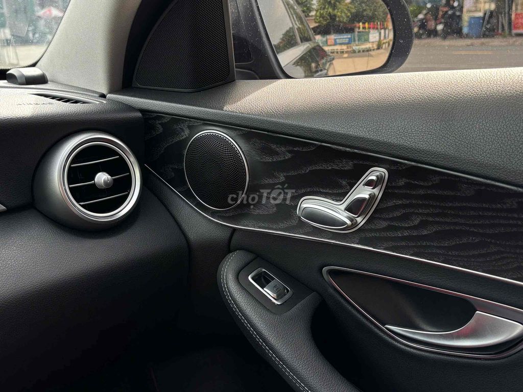 C200 model 2019 siêu lướt 34.000km sai tặng xe. Mua bán Ô tô tại Thành phố Dĩ An Bình Dương được đăng bởi Dương hình 13