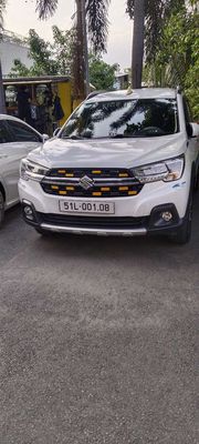 Suzuki XL7 màu Trắng