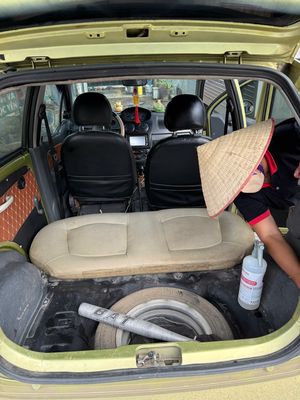 Chevrolet Spark Van Vàng chanh 2 chỗ