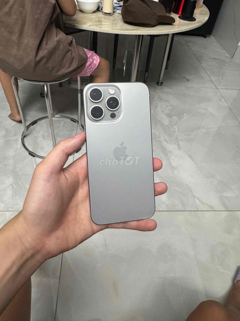 Apple iPhone 15 Pro Max 256GB Xám Mỹ. Mua bán Điện thoại tại Quận Đống Đa Hà Nội được đăng bởi mi meii hình 1