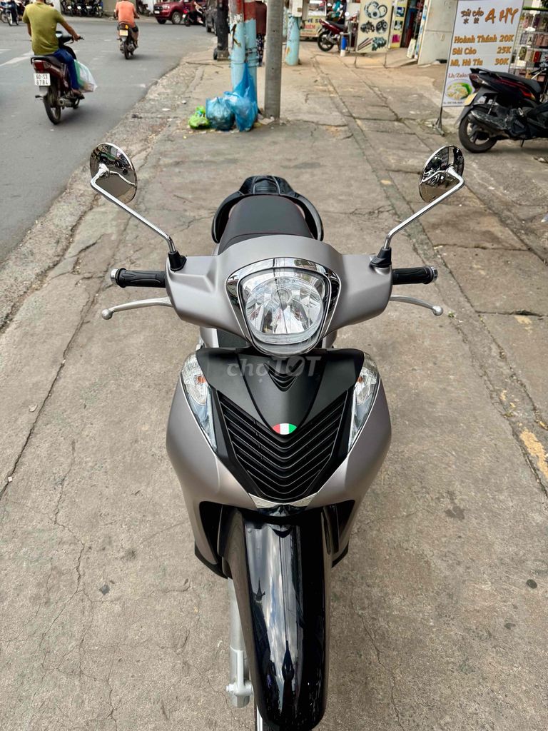 Honda SH Mode 2015 Xám đen. Mua bán Xe máy tại Thành phố Biên Hòa Đồng Nai được đăng bởi XE MÁY CŨ THÀNH MỸ  hình 1