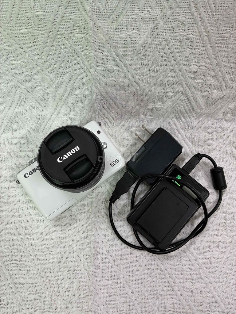 Máy ảnh Canon M10 Trắng Đã sử dụng. Mua bán Máy ảnh, Máy quay tại Quận Bình Tân Tp Hồ Chí Minh được đăng bởi Quốc Huy hình 1