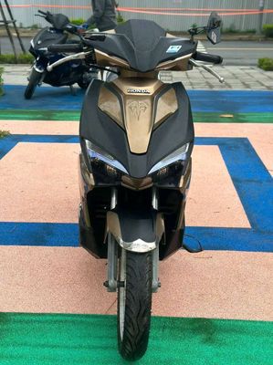 Honda Air Blade màu Vàng đồng