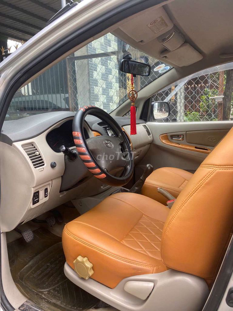Xe gia đình Toyota Innova 7 chỗ 2009 màu bạc. Mua bán Ô tô tại Thị xã Bến Cát Bình Dương được đăng bởi anh Hồng hình 4