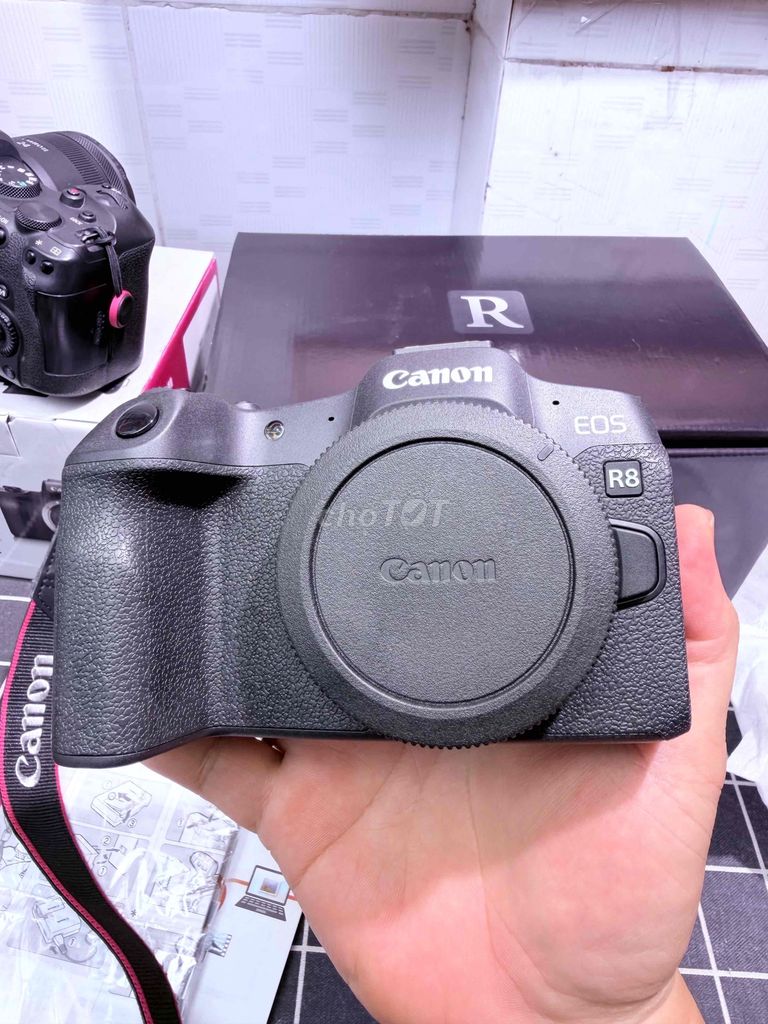 Fullbox Máy ảnh Canon R8 bảo hành chính hãng dài. Mua bán Máy ảnh, Máy quay tại Thành phố Thuận An Bình Dương được đăng bởi Nguyễn Đình Tú hình 1