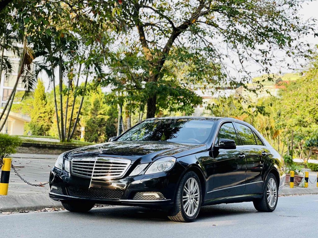 Mercedes E300 sx 2009 màu đen đẹp hiếm có. Mua bán Ô tô tại Quận Cầu Giấy Hà Nội được đăng bởi Cao Quý hình 2