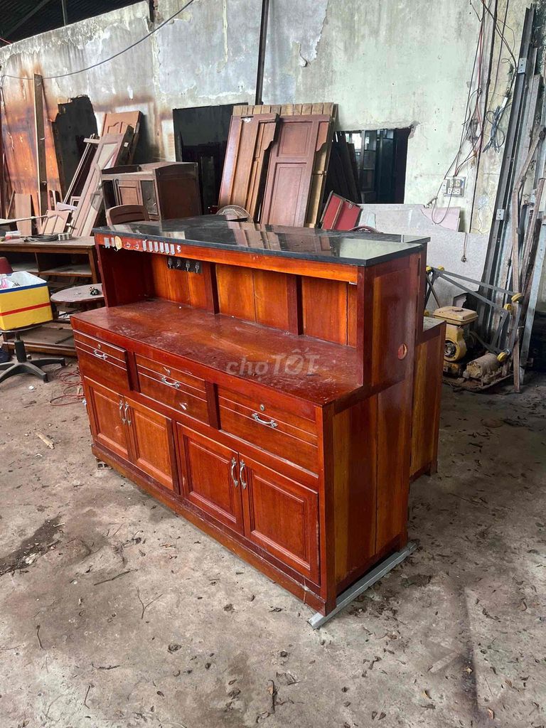 Quầy lễ tân Gỗ xà cừ Nâu đỏ 1.4m. Mua bán Bàn ghế tại Quận Cái Răng Cần Thơ được đăng bởi Đồ củ minh trí hình 1