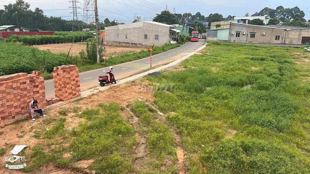 Đất sổ riêng  đường nhựa lớn buôn bán các mặt hàng. Mua bán đất tại Huyện Trảng Bom Đồng Nai được đăng bởi Phương Thuý hình 3