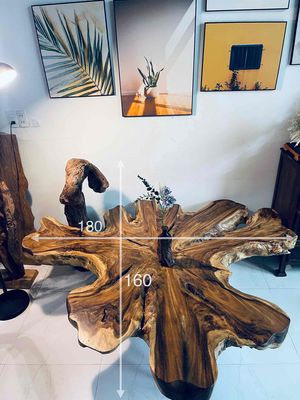 Mặt bàn gỗ phòng khách