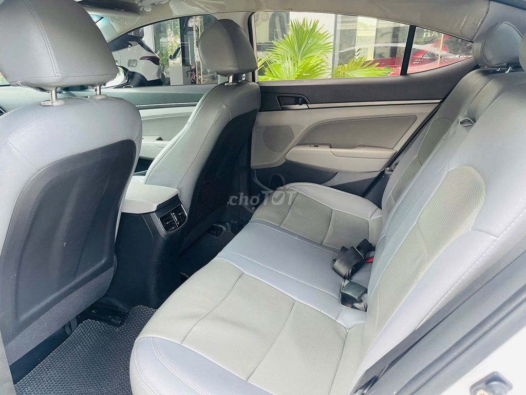 Hyundai Elantra 2017 1.6 MT. Mua bán Ô tô tại Quận Cẩm Lệ Đà Nẵng được đăng bởi Hải Vân Auto hình 9
