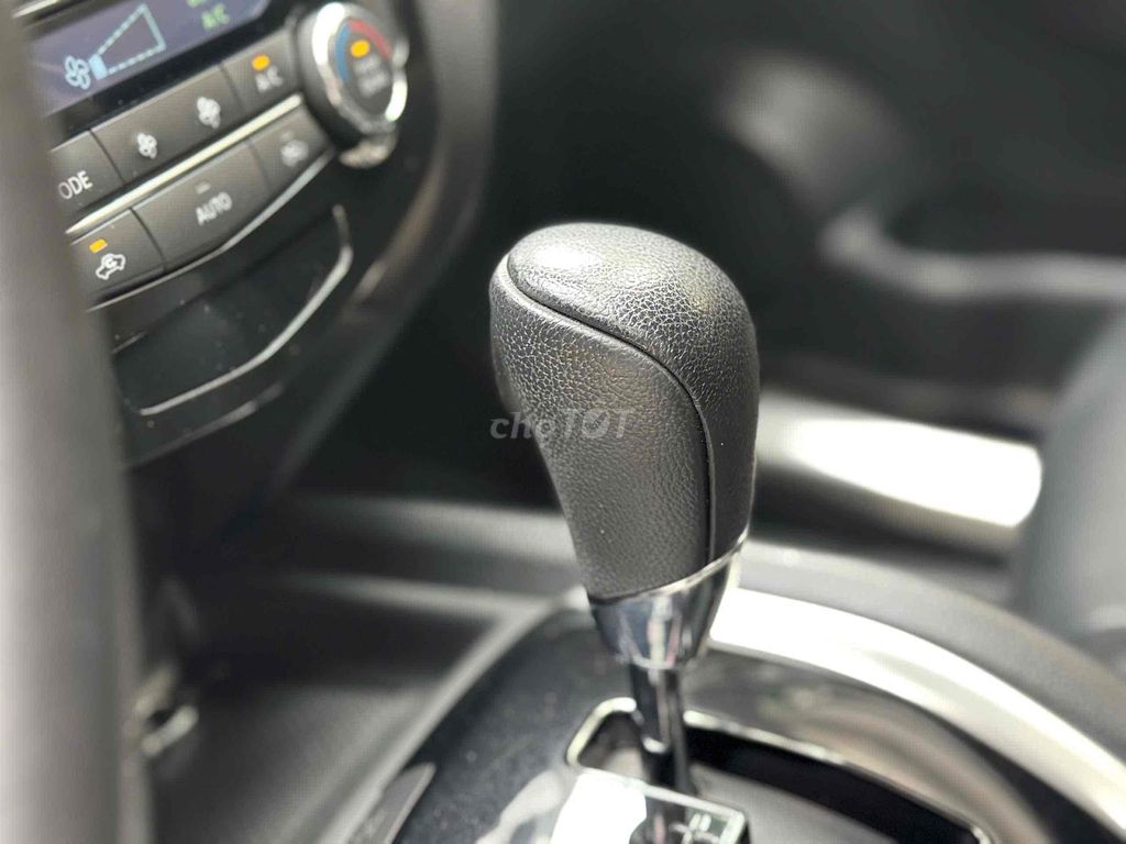 Nissan Xtrail 2.5 SV 2017, Xe 1 chủ zin 7 vạn. Mua bán Ô tô tại Quận Bắc Từ Liêm Hà Nội được đăng bởi Hoàng Nga hình 10