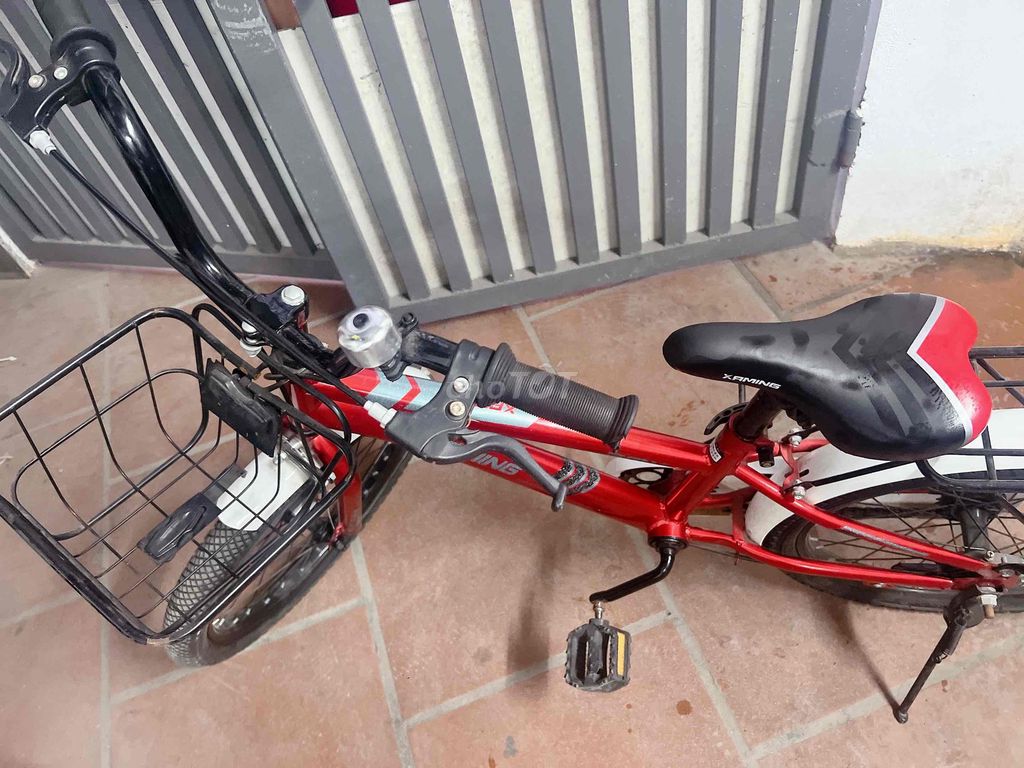 Xe đạp trẻ em XAMING Đỏ 18 inch Mới 99%. Mua bán Xe đạp tại Quận Hoàng Mai Hà Nội được đăng bởi Nhung hình 2