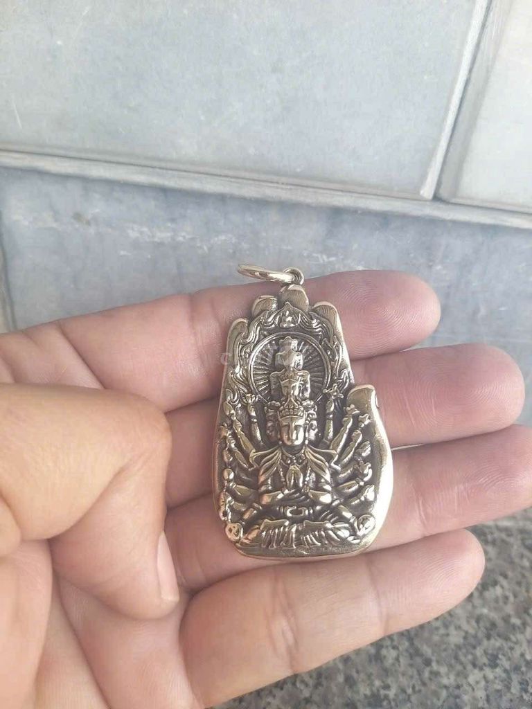 Mặt phật Thiên Thủ Thiên Nhãn.. Mua bán Đồ sưu tầm, đồ cổ tại Quận Gò Vấp Tp Hồ Chí Minh được đăng bởi Quynh Lai hình 1
