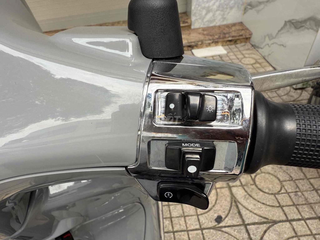 Piaggio Vespa Sprint 125 2022 Xám xi măng 4119 km. Mua bán Xe máy tại Quận Tân Phú Tp Hồ Chí Minh được đăng bởi trọng đức  hình 14