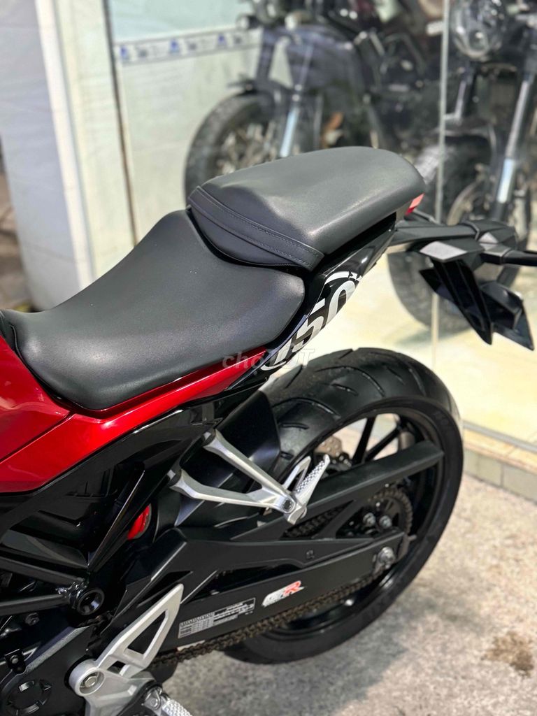 Cần bán Honda CB150R 2019 Abs Biển SG 9 chủ. Mua bán Xe máy tại Quận Bình Tân Tp Hồ Chí Minh được đăng bởi Việt Motor Bình Tân hình 5