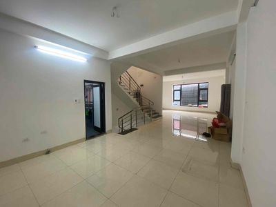Room 60 m² · Phố Khương Trung