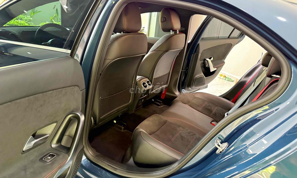 Mercedes Benz A35 AMG sx 2022 ĐKLĐ 2025 - 4000 km. Mua bán Ô tô tại Quận 8 Tp Hồ Chí Minh được đăng bởi Hieu Tran hình 8