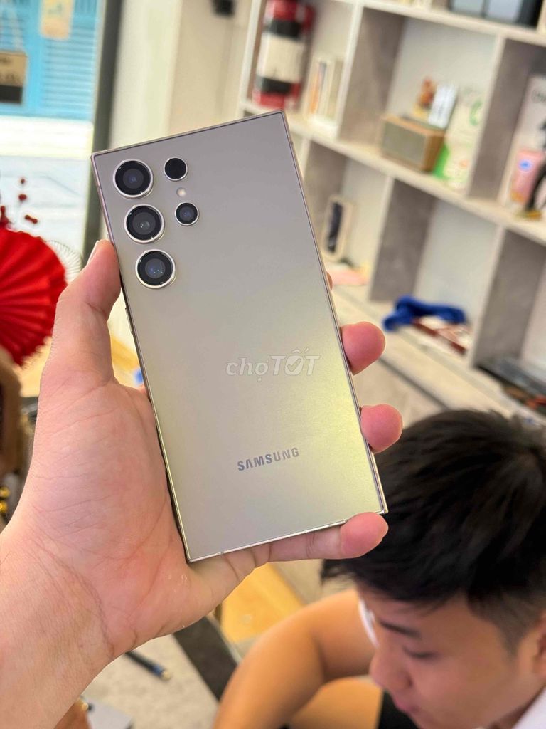 Samsung S24 Ultra 256GB Xám 99%. Mua bán Điện thoại tại Quận 3 Tp Hồ Chí Minh được đăng bởi 2 Hand STORE  hình 1