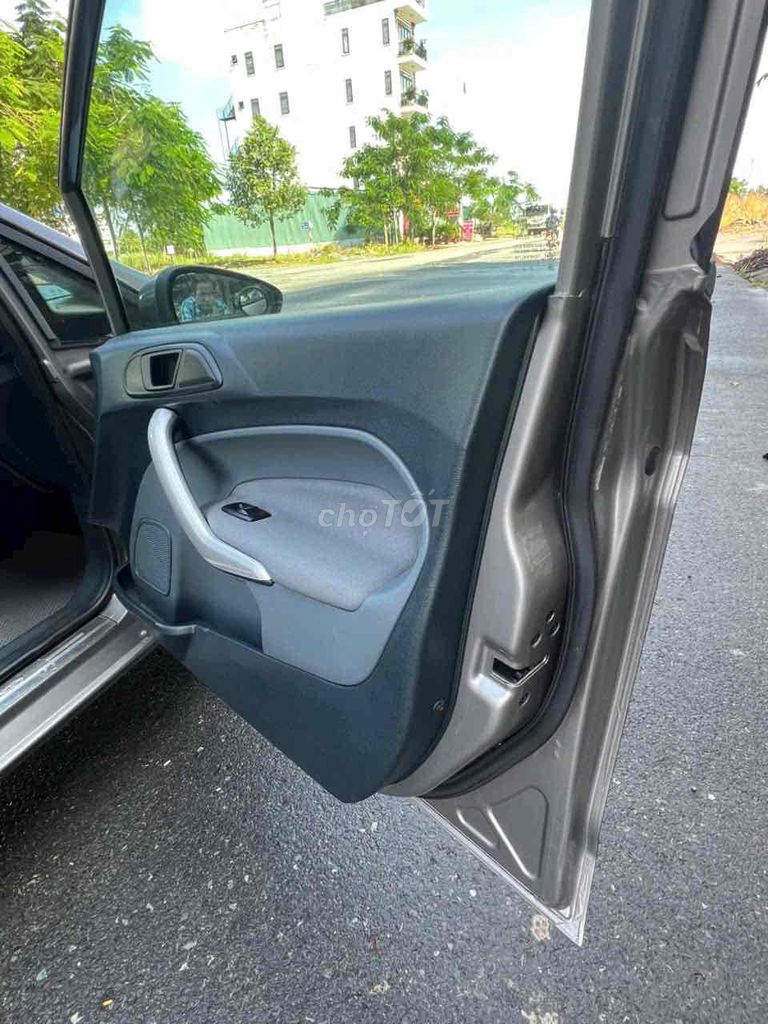 Ford Fiesta 2011 1.6 AT Hatchback. Mua bán Ô tô tại Quận Cái Răng Cần Thơ được đăng bởi Nam hình 7