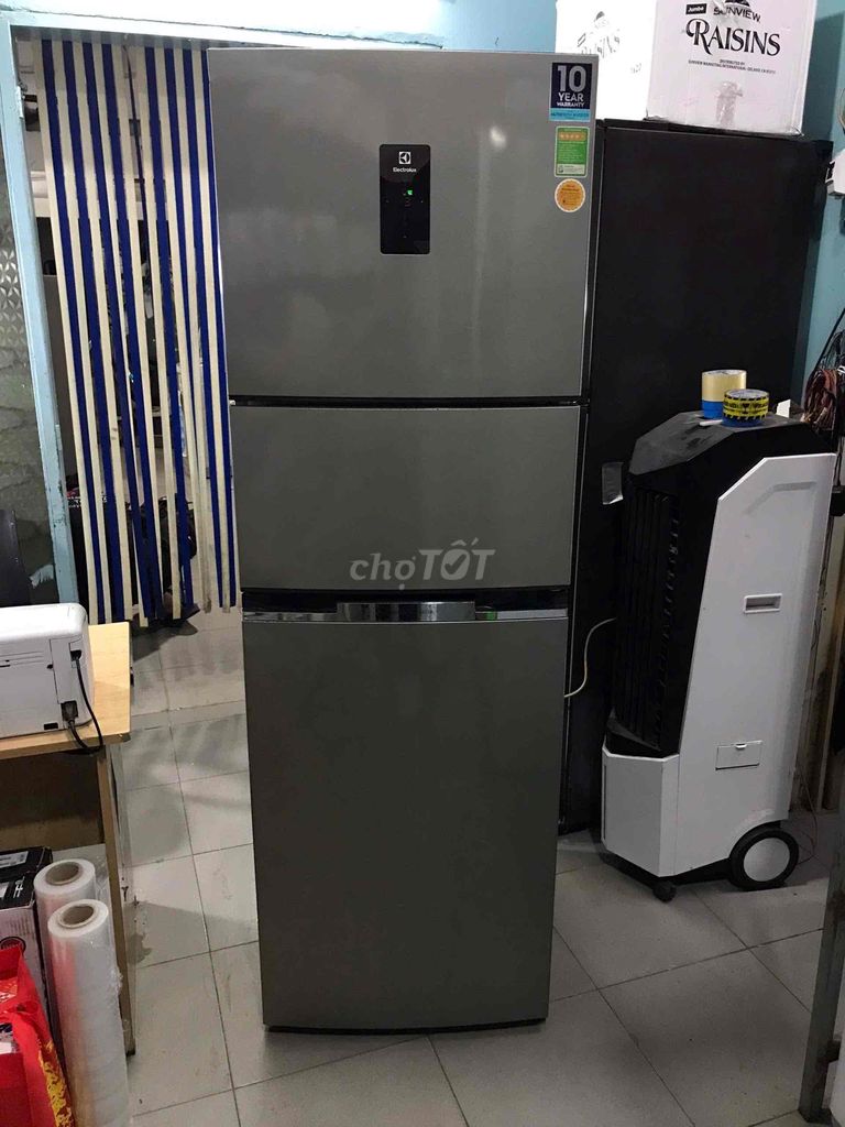 Thanh lý tủ lạnh Electrolux380L 3 cửa đẹp Inverter