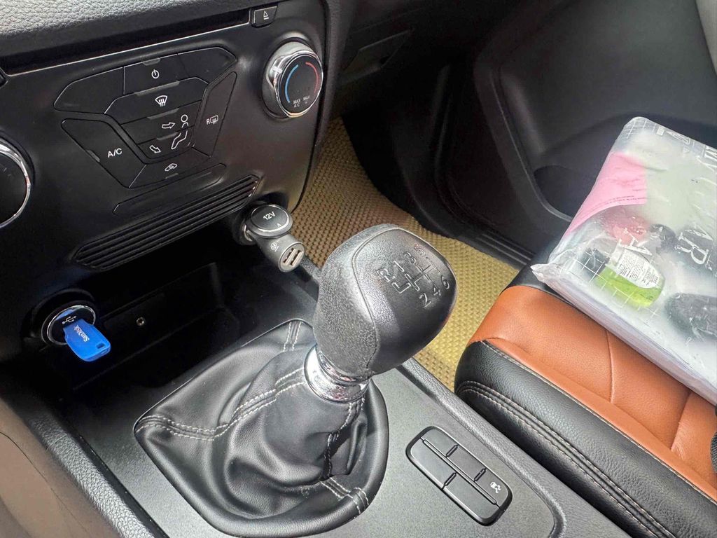 Ford Transit MCA máy dầu 2.2 đky 9/2023 Full PKien. Mua bán Ô tô tại Quận Tân Phú Tp Hồ Chí Minh được đăng bởi BẾN THÀNH FORD XE ĐÃ QUA SỬ DỤNG hình 6