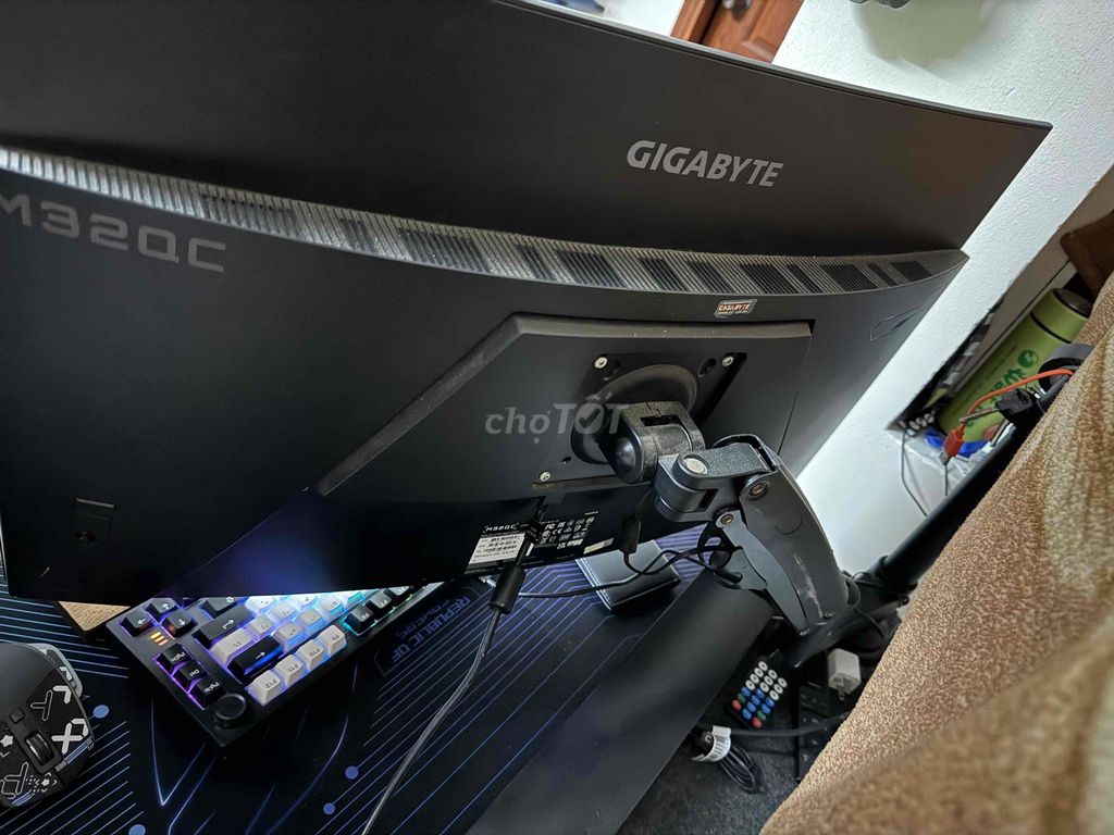 màn gigabyte m32qc 32inch 2k 165hz