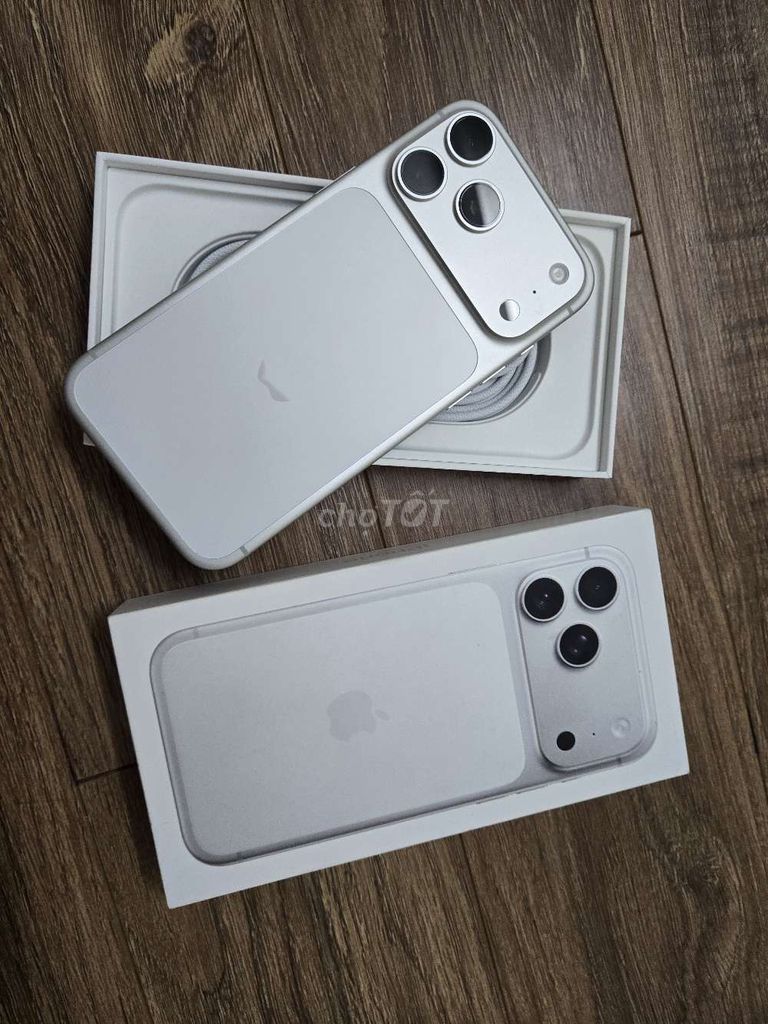 iPhone 17 Pro Max 1TB Bạc chính hãng. Mua bán Điện thoại tại Quận Cầu Giấy Hà Nội được đăng bởi Nguyễn Quyền hình 1