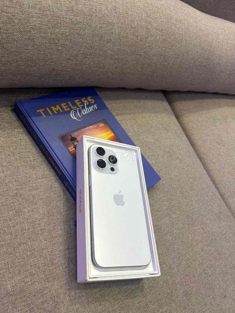 iPhone 15 Pro 256GB Trắng QT Mỹ pin 94 Zin. Mua bán Điện thoại tại Quận 3 Tp Hồ Chí Minh được đăng bởi Nam Á Mobile hình 1