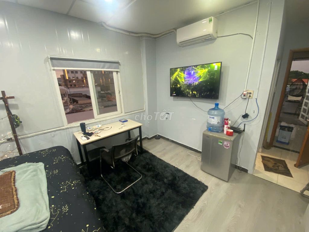 35 м2_ только электричество, отдельная кухня, смарт-телевизор, 60 дюймов_100 м до Ван Хиена