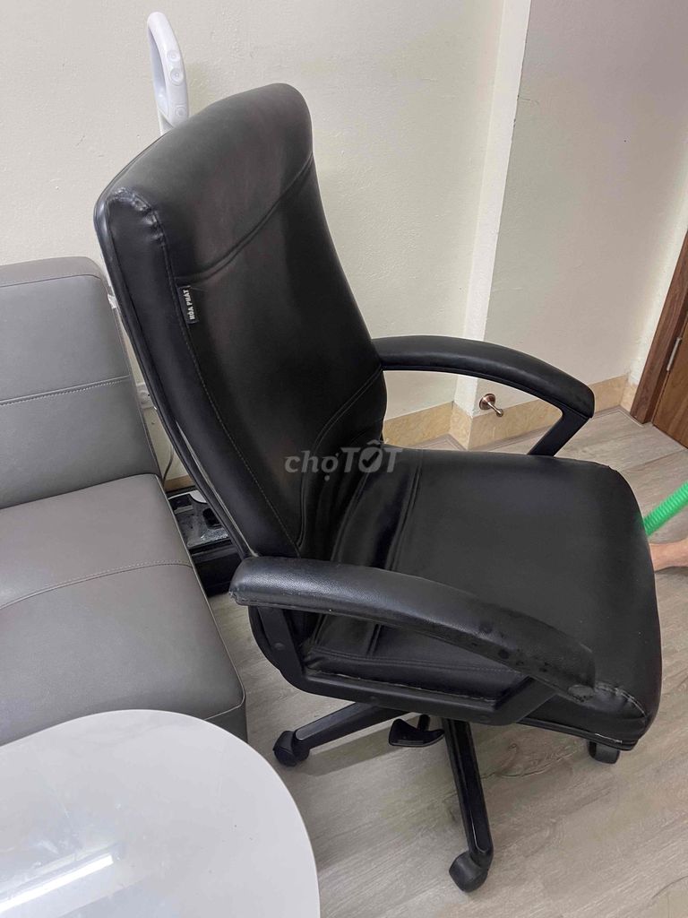 Ghế xoay văn phòng da đen có bánh xe. Mua bán Đồ dùng văn phòng tại Huyện Hoài Đức Hà Nội được đăng bởi Đức Phúc hình 1