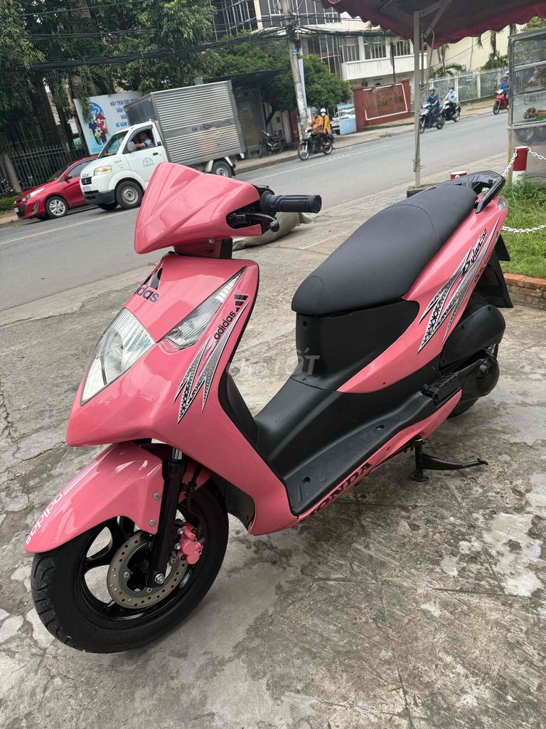 Honda Dylan 150 màu Hồng. Mua bán Xe máy tại Quận Ninh Kiều Cần Thơ được đăng bởi CHXM HƯNG 39  Bán Trả Góp hình 6