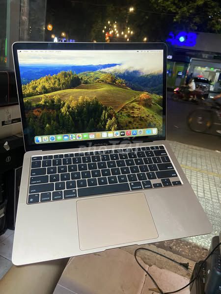 MacBook Air M1 2020 (i5/8GB/256GB) Like new 99%