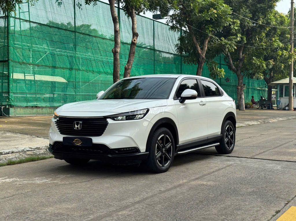 Белая Honda HR-V, 5 мест